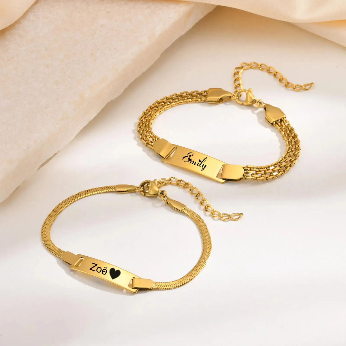Pulseira Gravável em Aço Dourado: Memórias com Significado
