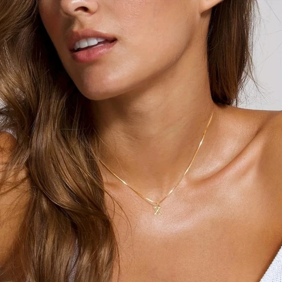 Colar com letra inicial, banhado a ouro 18K