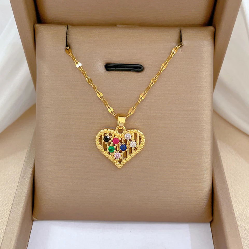Colar Dourado Coração em Aço Inoxidável com Zircónia