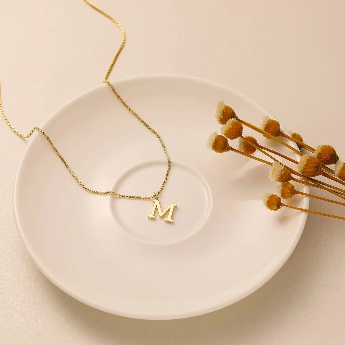 Colar com letra inicial, banhado a ouro 18K