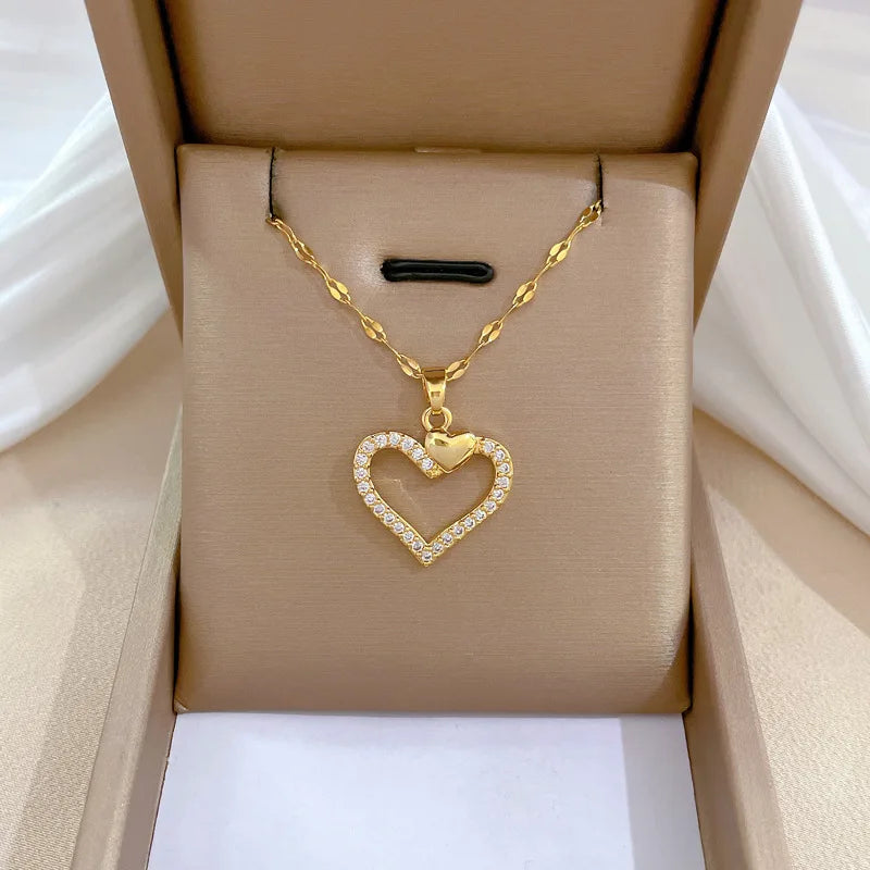 Colar Dourado Coração em Aço Inoxidável com Zircónia