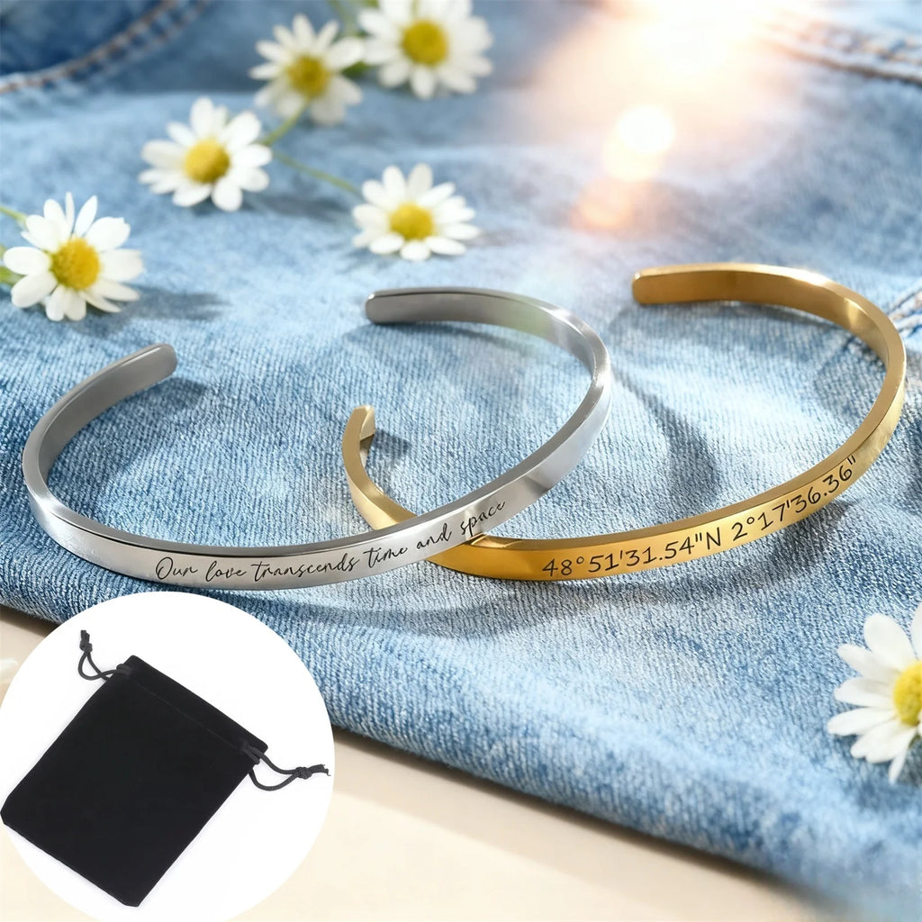 Pulseira Rígida Personalizável em Aço: A Sua Mensagem Única
