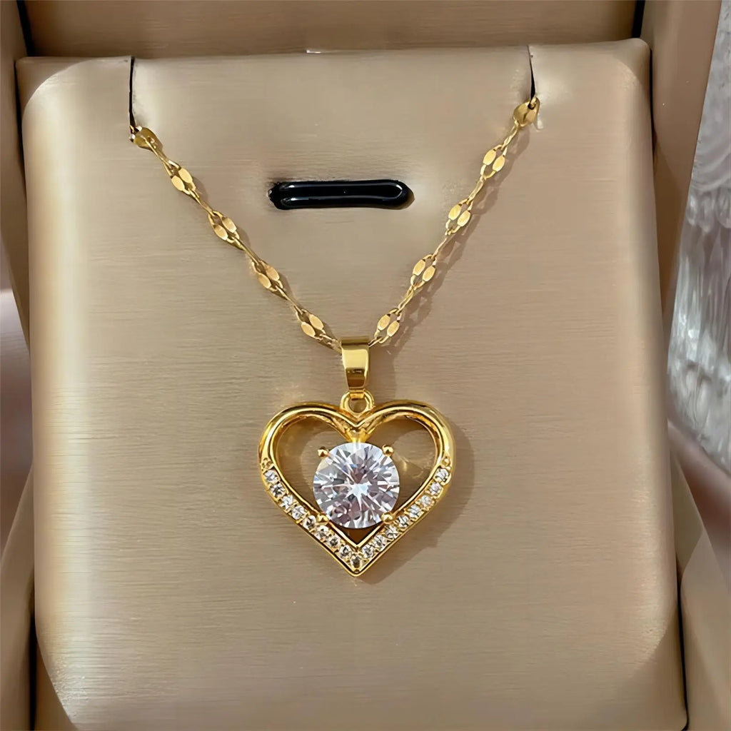 Colar Dourado Coração em Aço Inoxidável com Zircónia