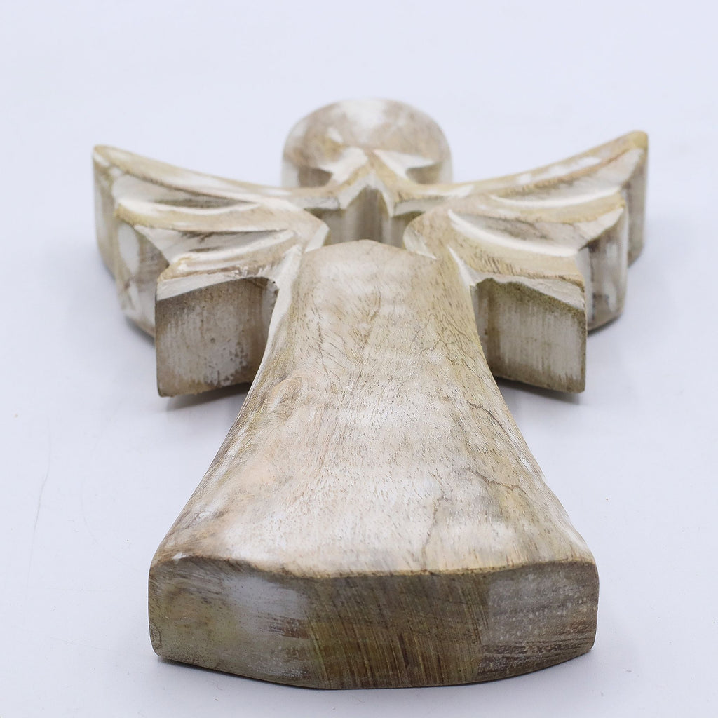 Anjo em Madeira de Mangueira com Estrela (18 cm)