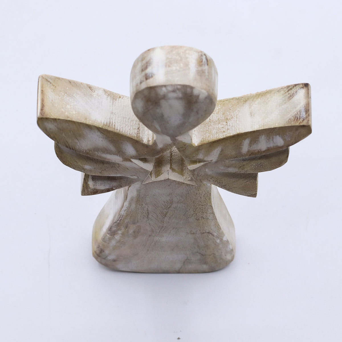 Anjo em Madeira de Mangueira com Estrela (18 cm)