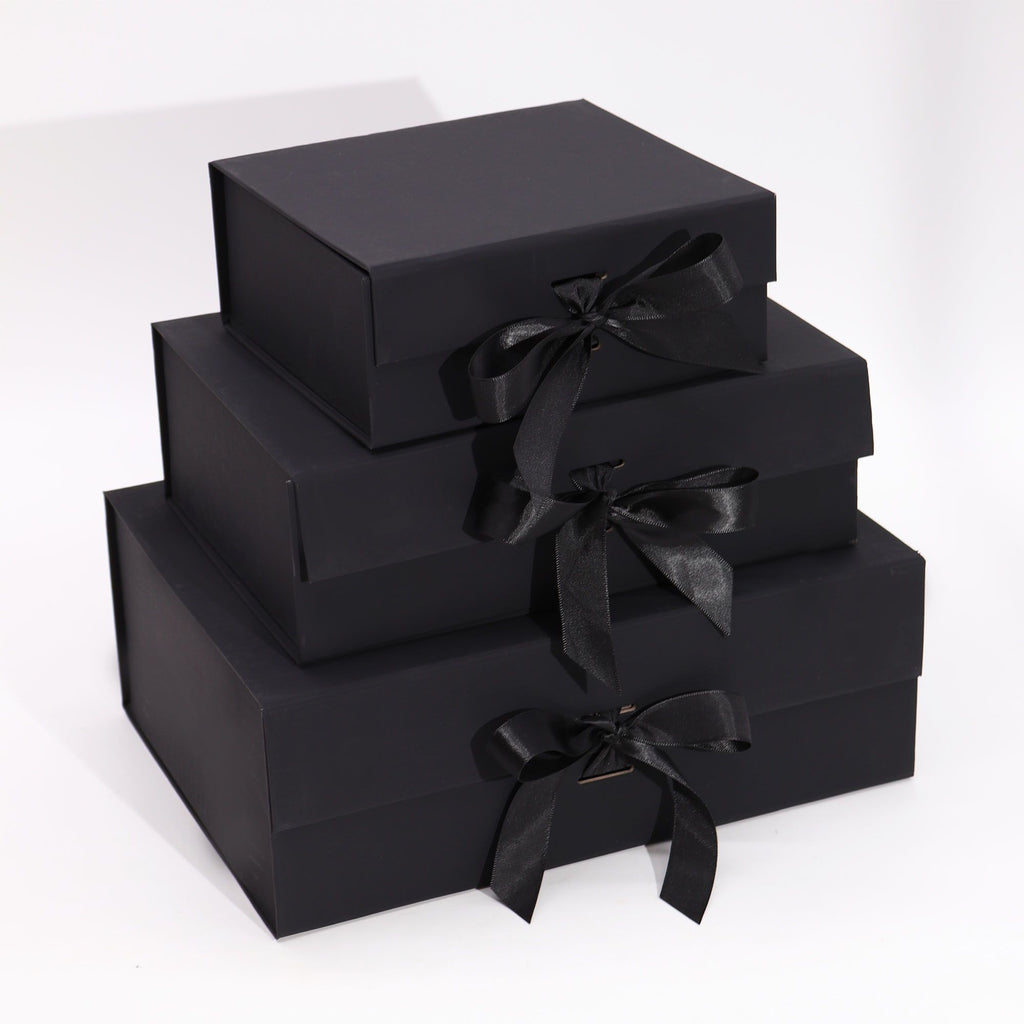 Caixa de Presente Magnética com Fita (33x25x12 cm) – Preto Mate