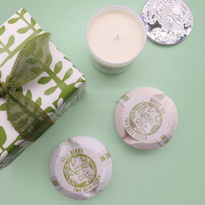 Coffret de Banho Agnes + Cat: Vela e Bombas de Banho