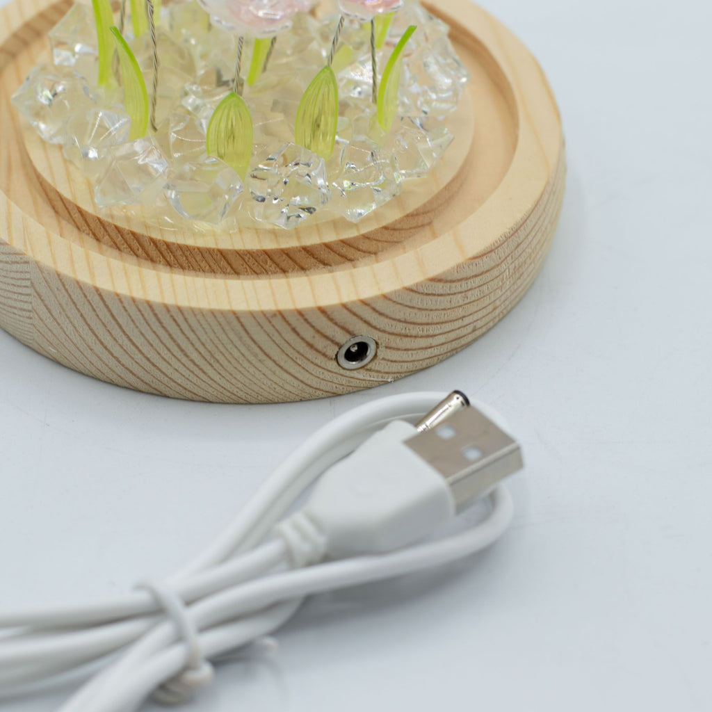 Cúpula de Vidro Floral Glow com Rosas e Luz LED Quente USB