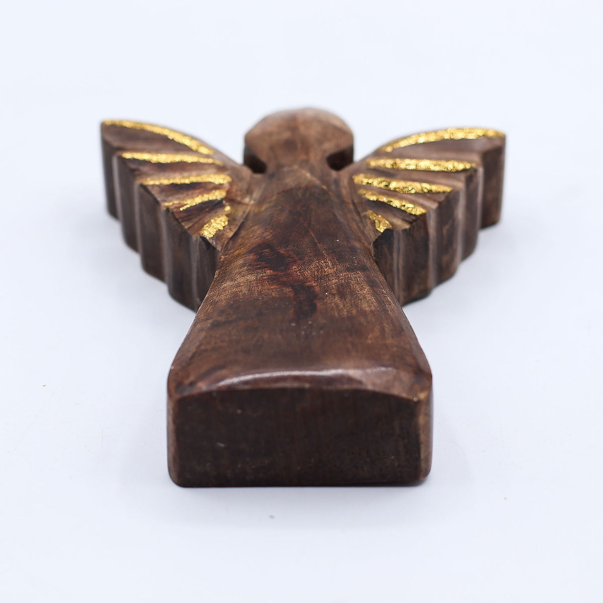 Anjo em Madeira de Mangueira com Asas Douradas (12 cm)