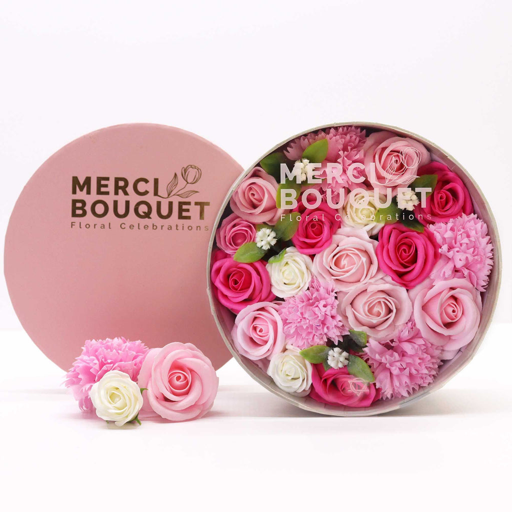Caixa Merci Bouquet: Flores de Sabão em Tons de Rosa