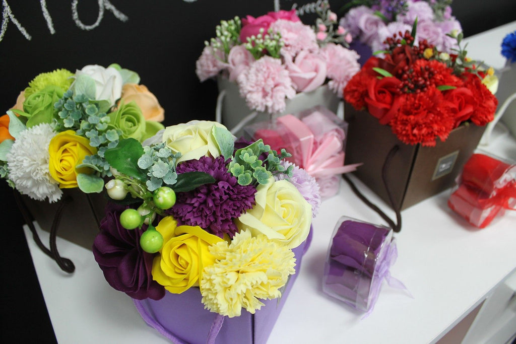 Ramo de Flores de Sabão Primavera em Caixa de Oferta