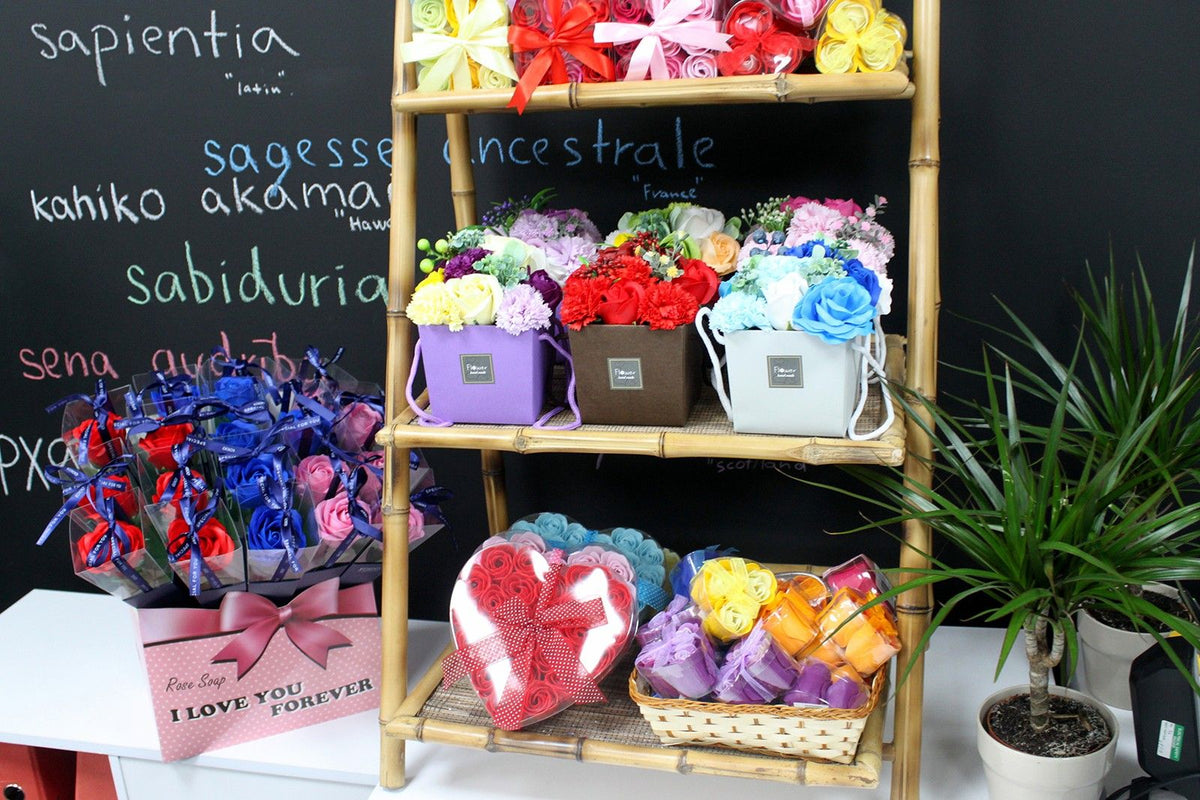 Caixa com 9 Rosas de Sabonete Aromáticas para Banho